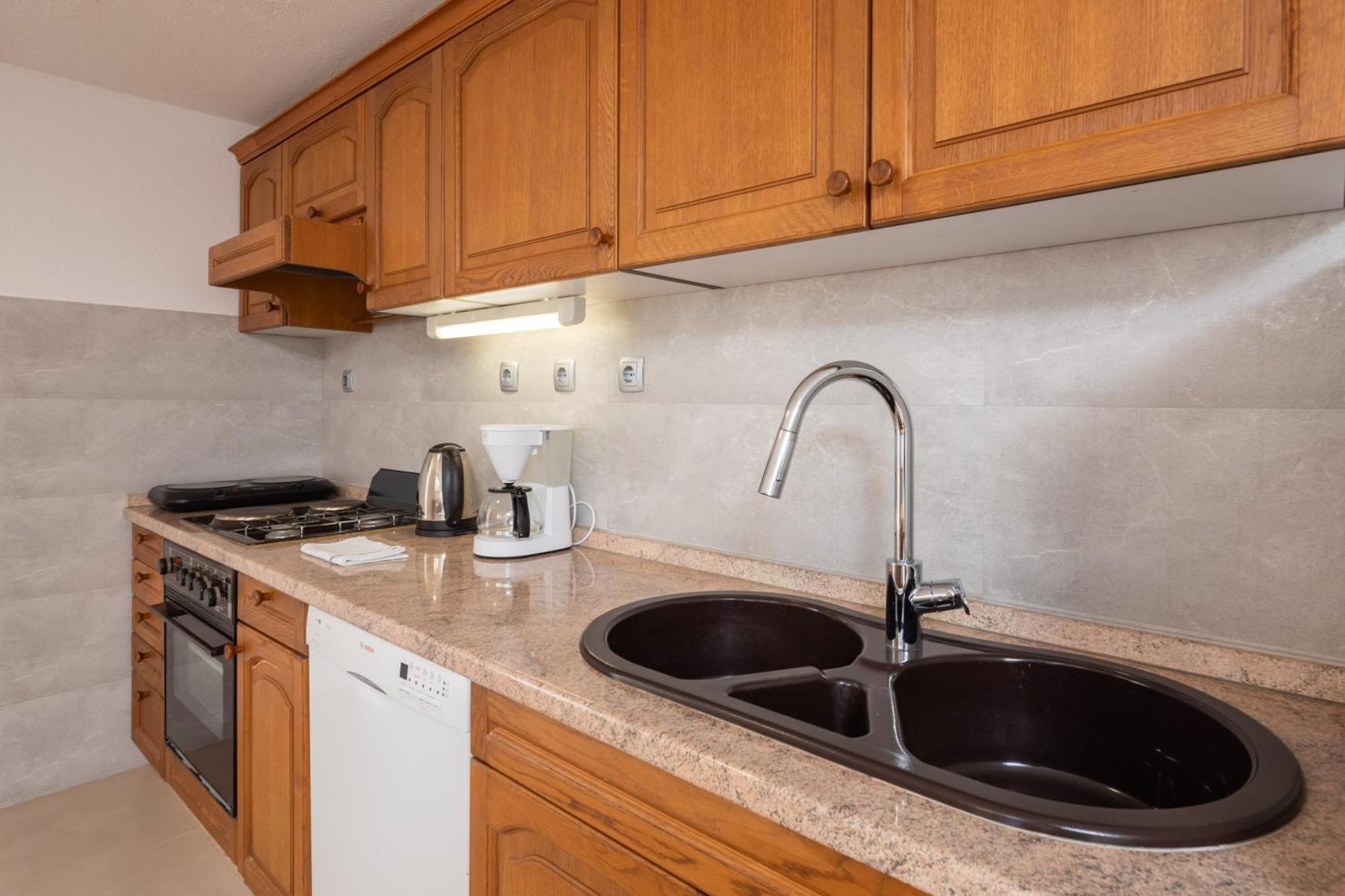 Sunshine Suites Omiš Zewnętrze zdjęcie
