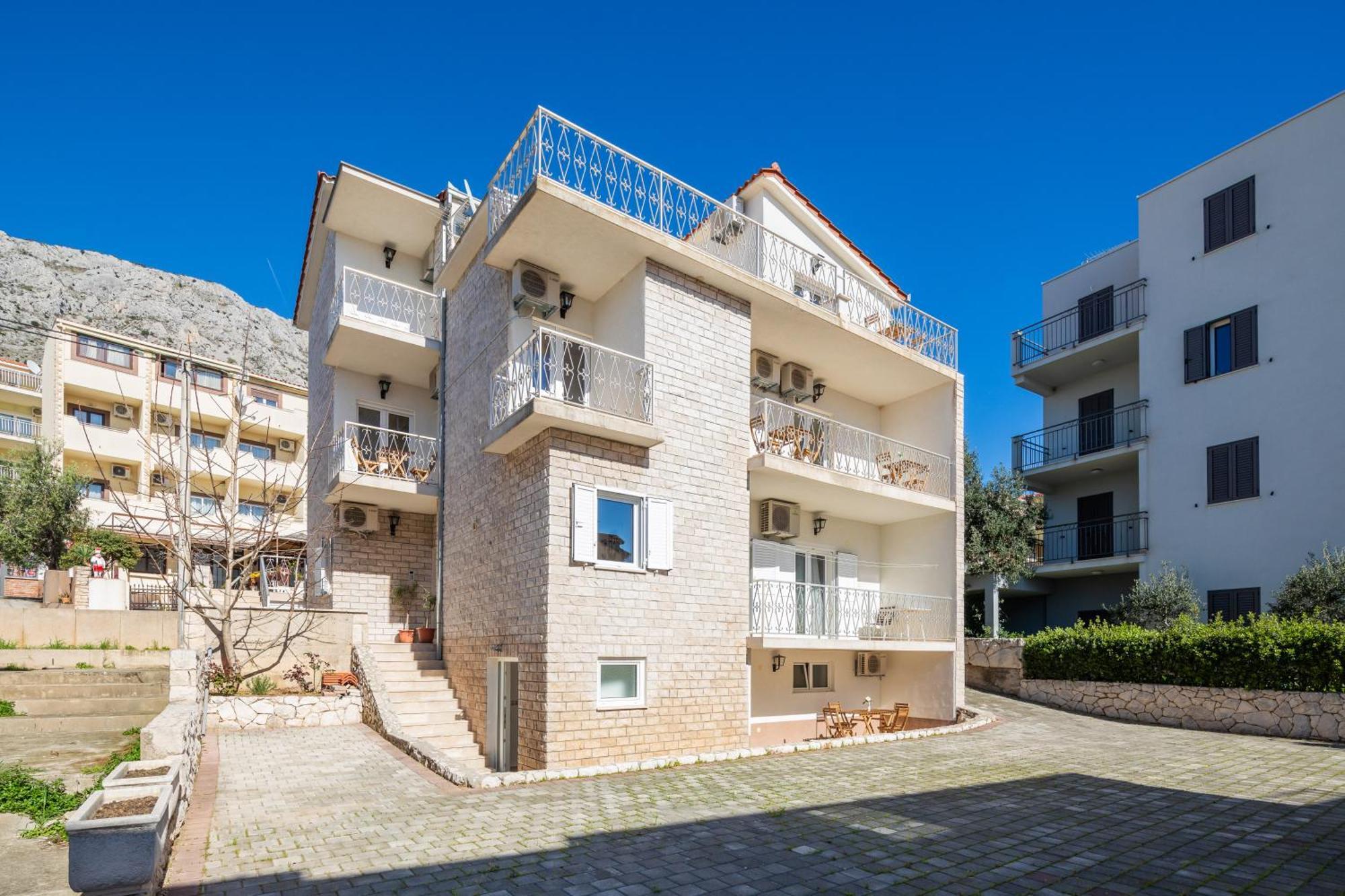 Sunshine Suites Omiš Zewnętrze zdjęcie
